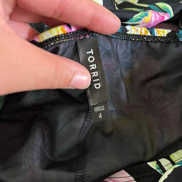 Torrid Black Floral Lace Up Detail Swim Dress Plus Size 4X Modest Full Coverage - Picture 8 of 9